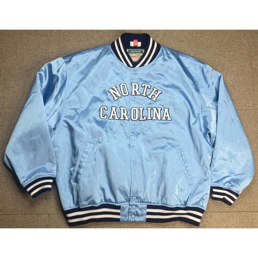 Mitchell & Ness College Vault North Carolina 1982 Champs Satin Jacket Size 3XL
